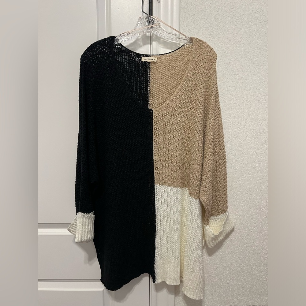 eesome Oversized multicolored cuffed sleeves sweater